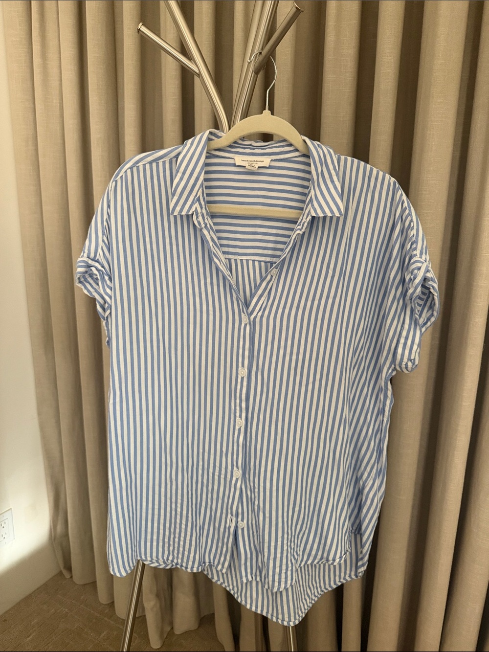 beachlunchlounge Light Blue & White Striped Short Sleeve Button-Down Shirt